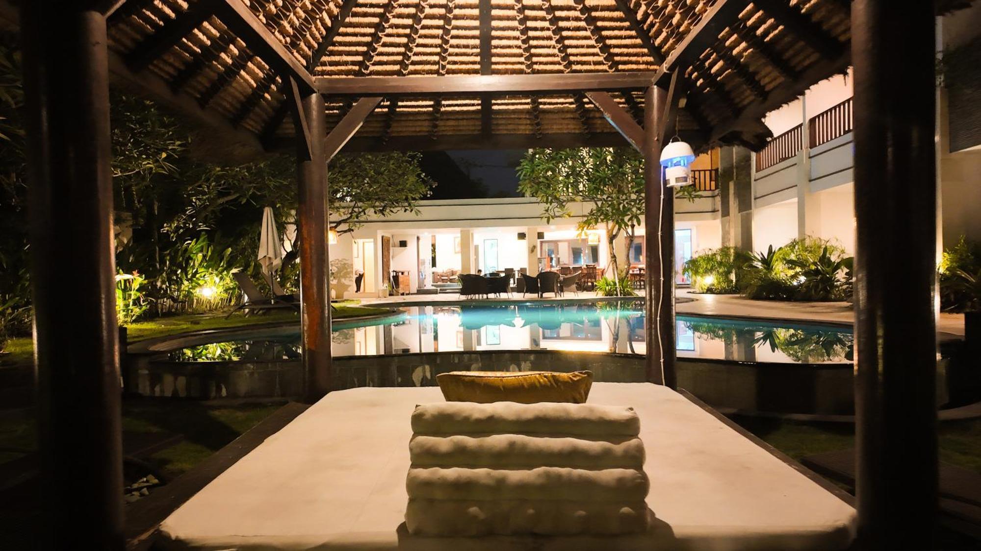Villa Diana Bali 16 Bedrooms Seminyak  Exterior photo