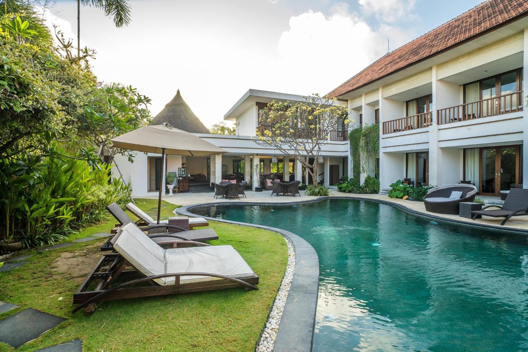 Villa Diana Bali 16 Bedrooms Seminyak  Exterior photo