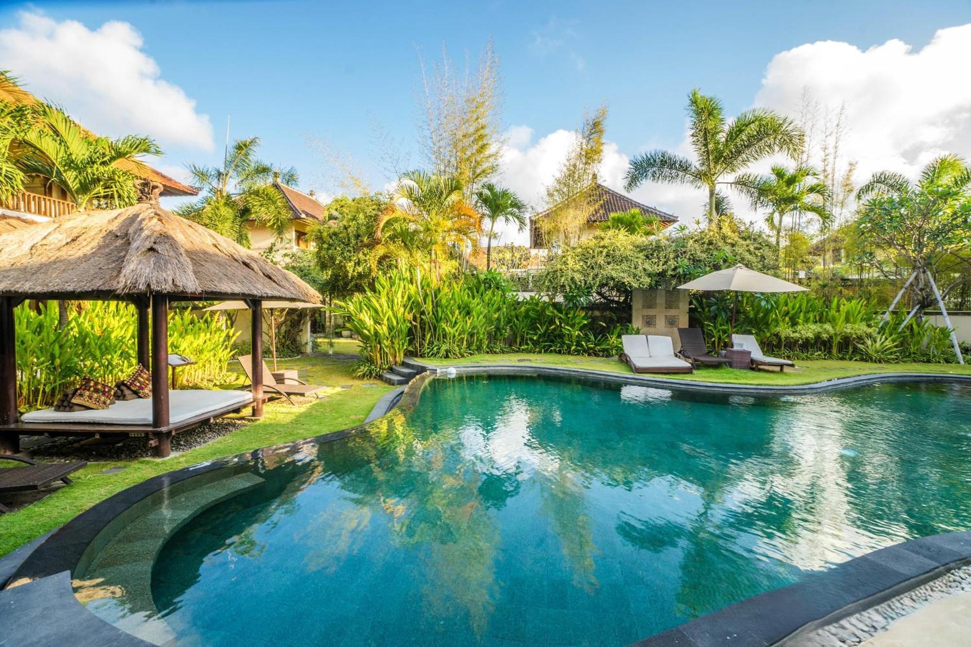 Villa Diana Bali 16 Bedrooms Seminyak  Exterior photo