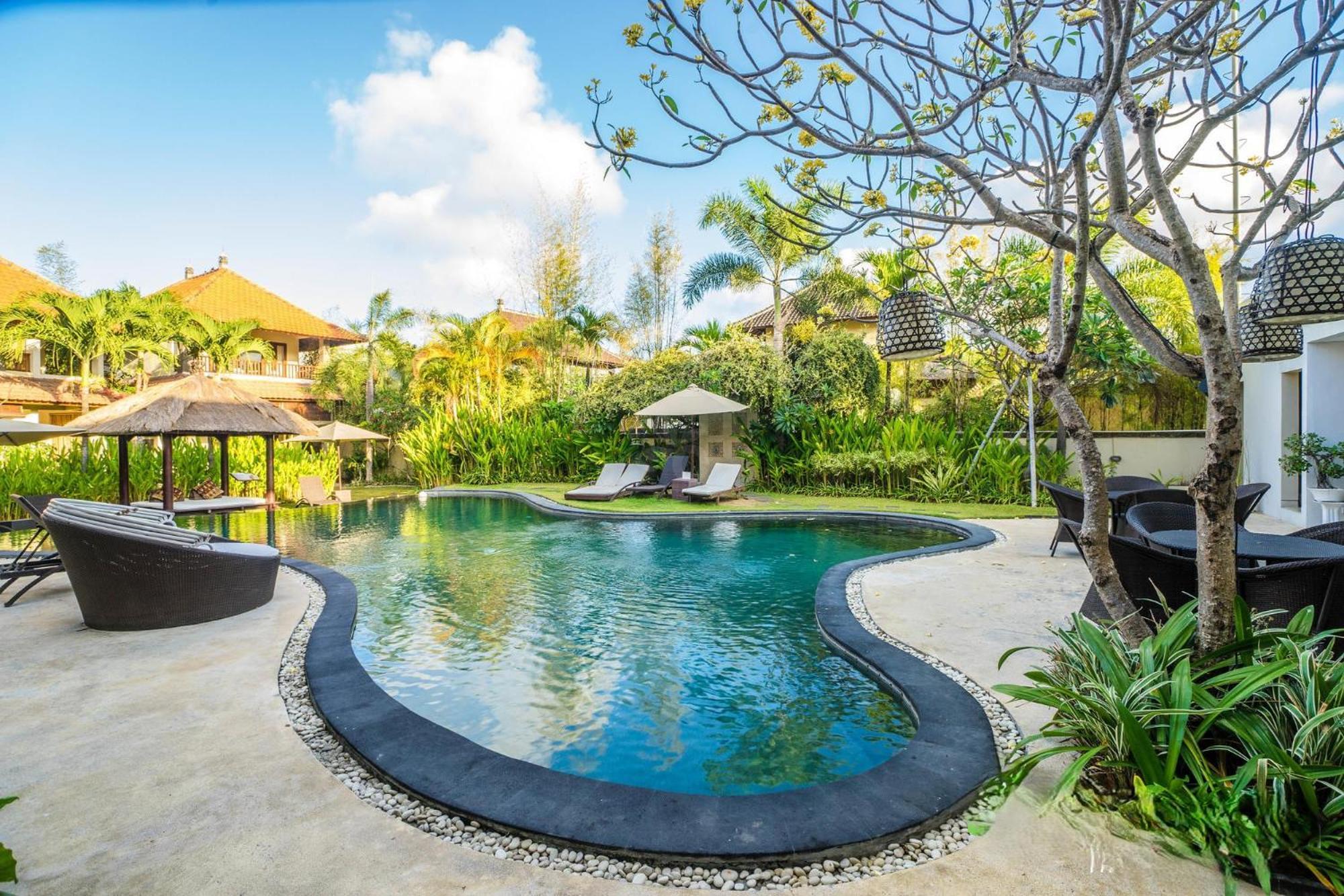 Villa Diana Bali 16 Bedrooms Seminyak  Exterior photo